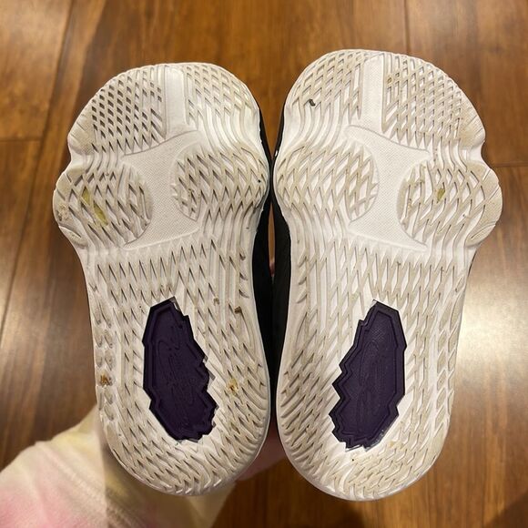 Lebron James Nike Running Shoes - Picture 6 of 7